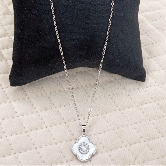 Mop Flower Pendant