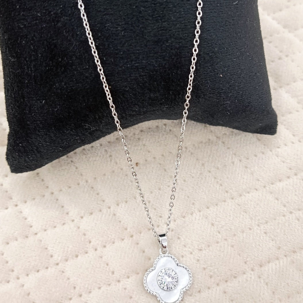 Mop Flower Pendant