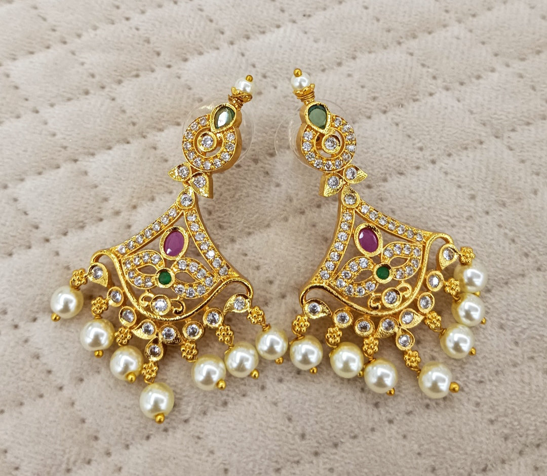 Pearl Chandelier Set