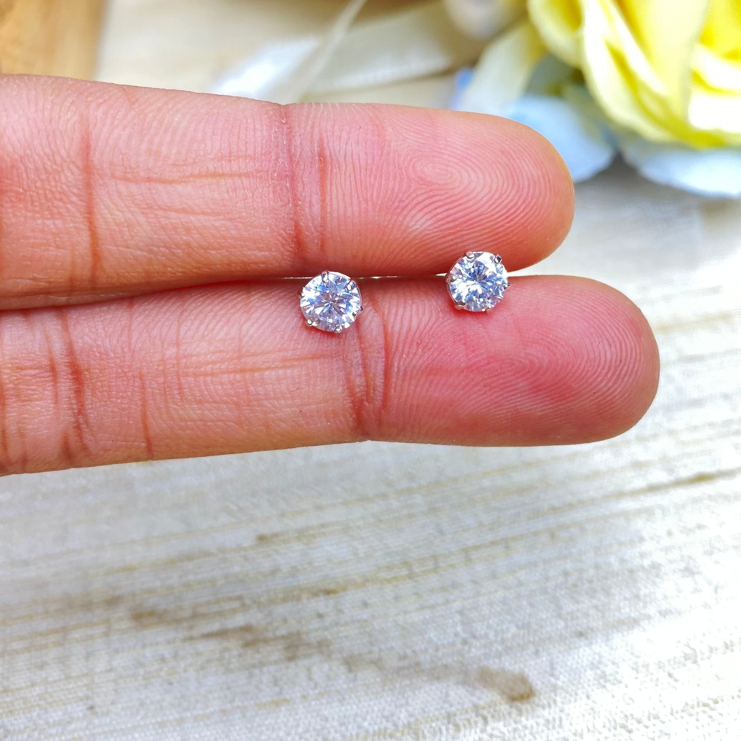 Advertex studs