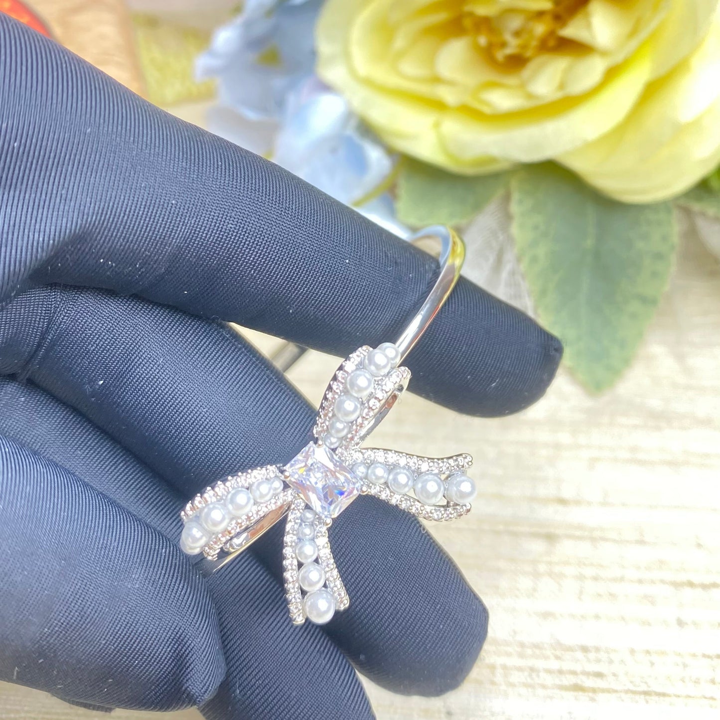 Luster Bow bracelet