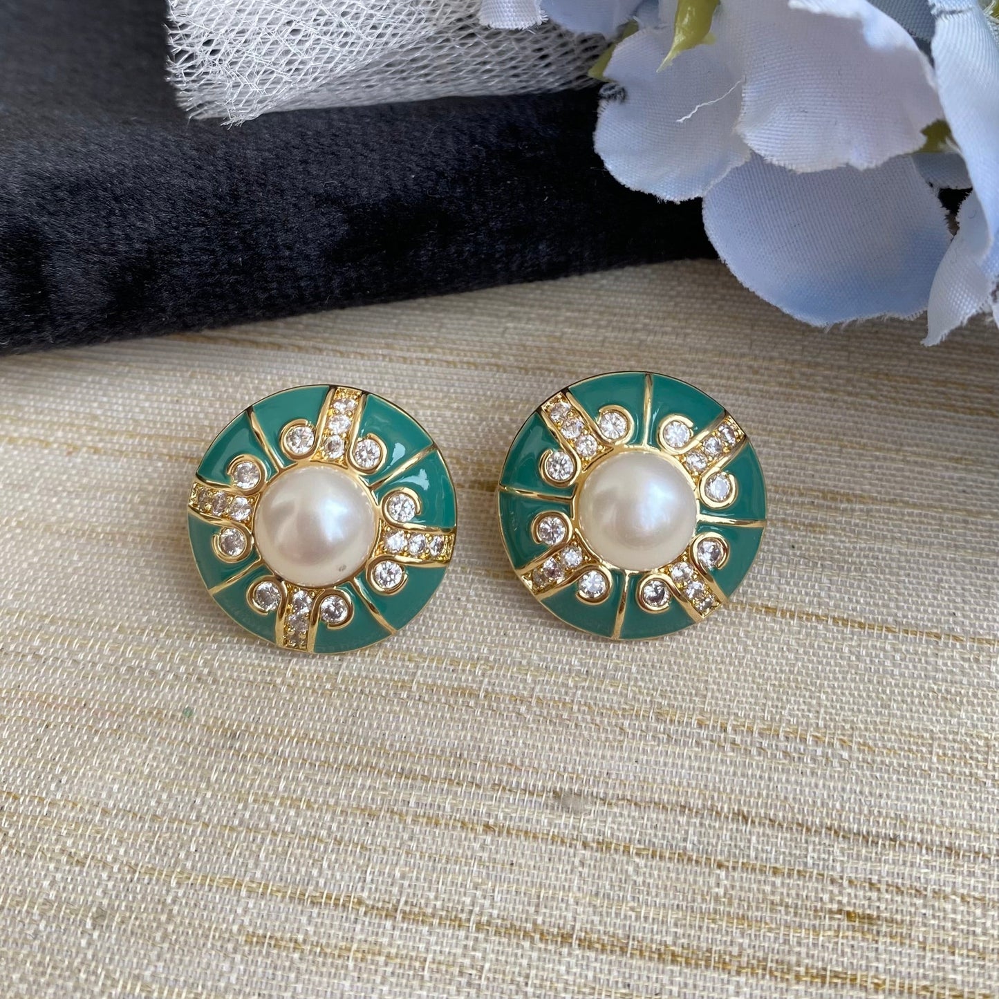 Pearl cute little studs