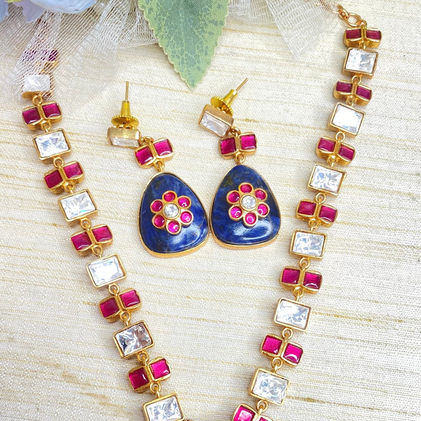 Beautiful natural stone necklace with kundan