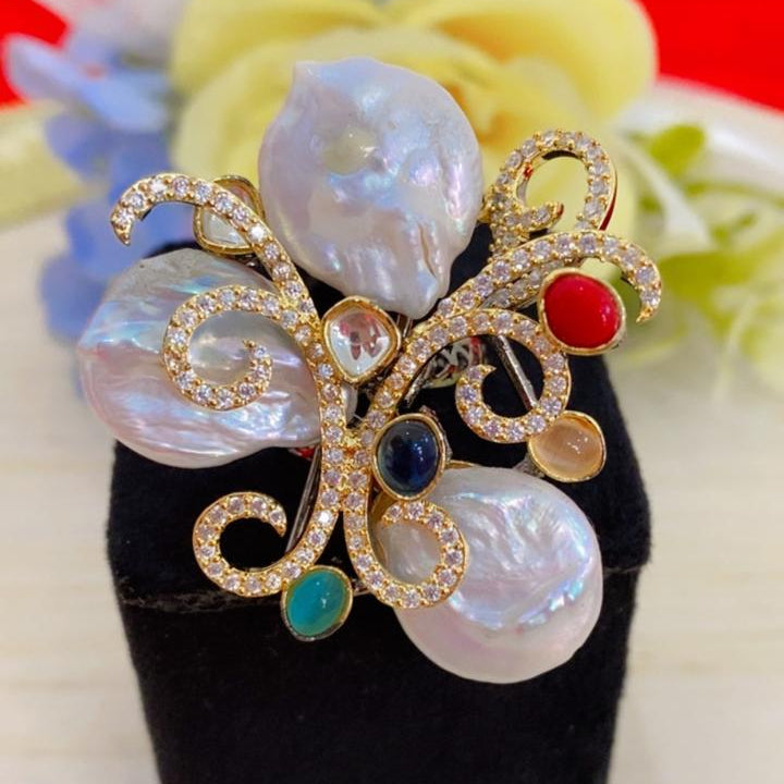 Baroque navratan Ring