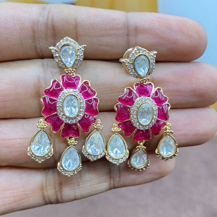 Gulnaar Kundan studs