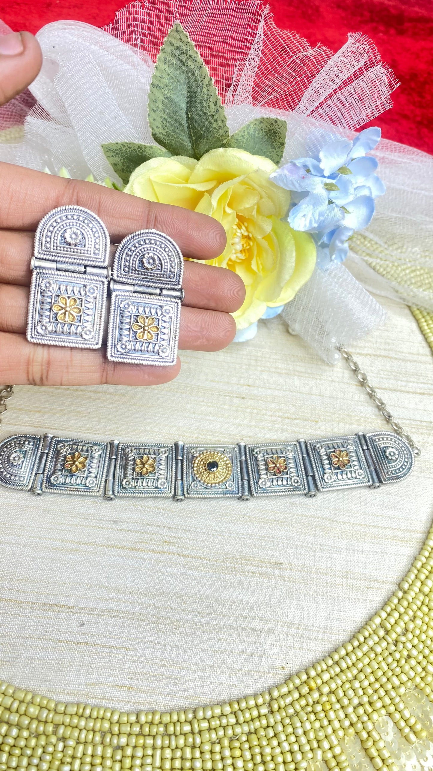 Ancient allure necklace