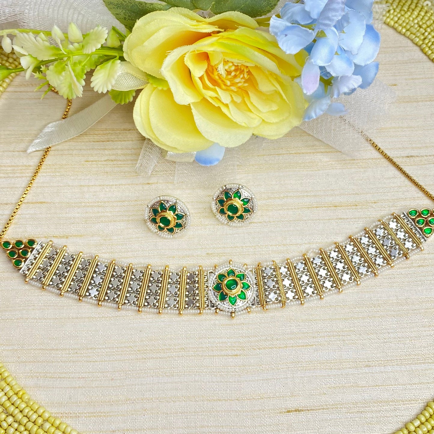 Choker set
