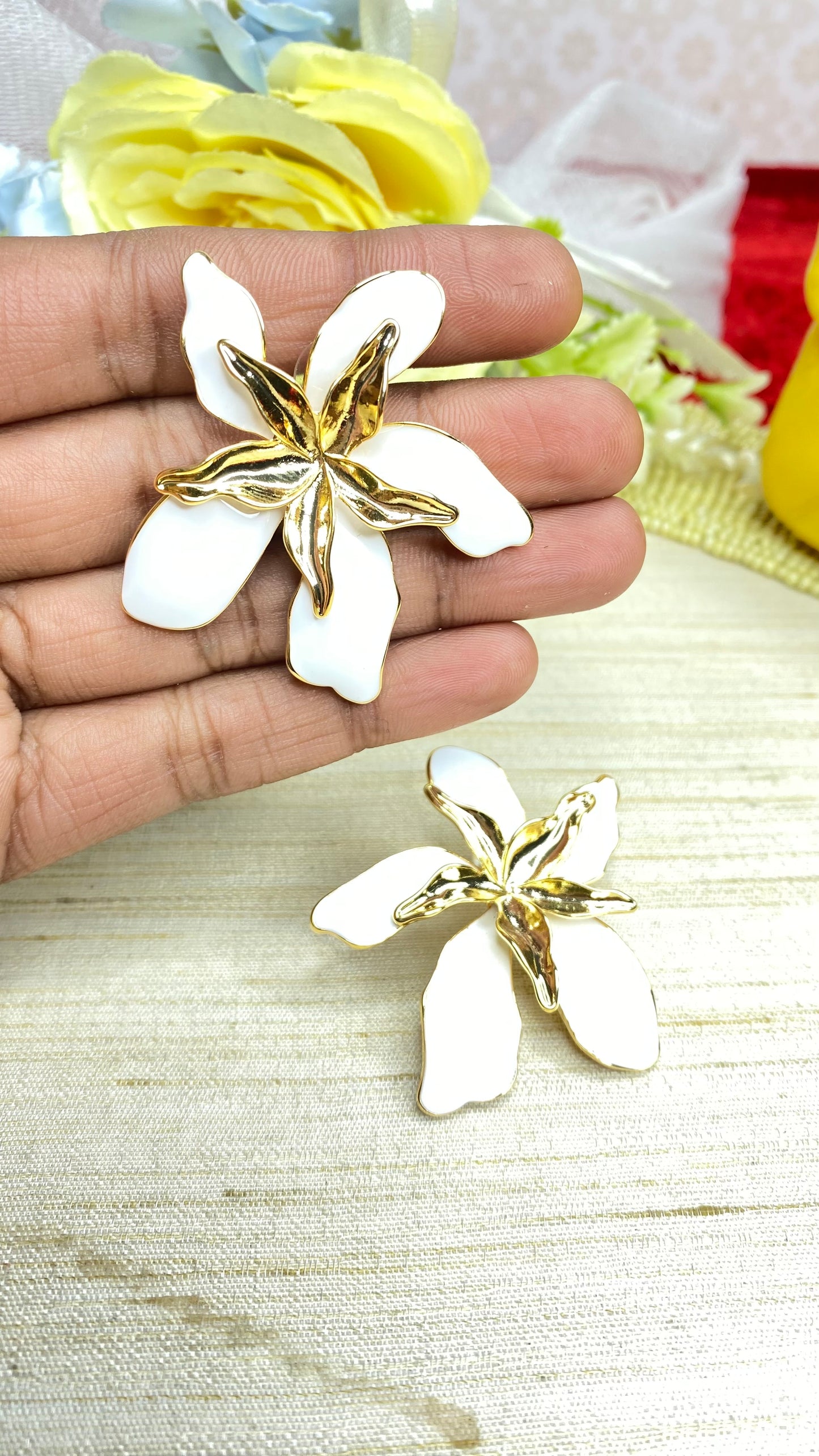 Flower studs