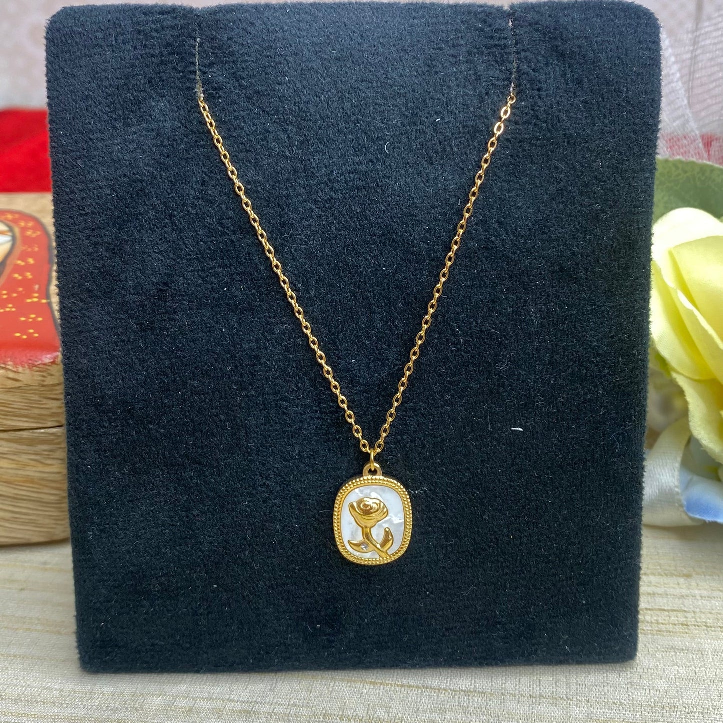 Mini rose pendant