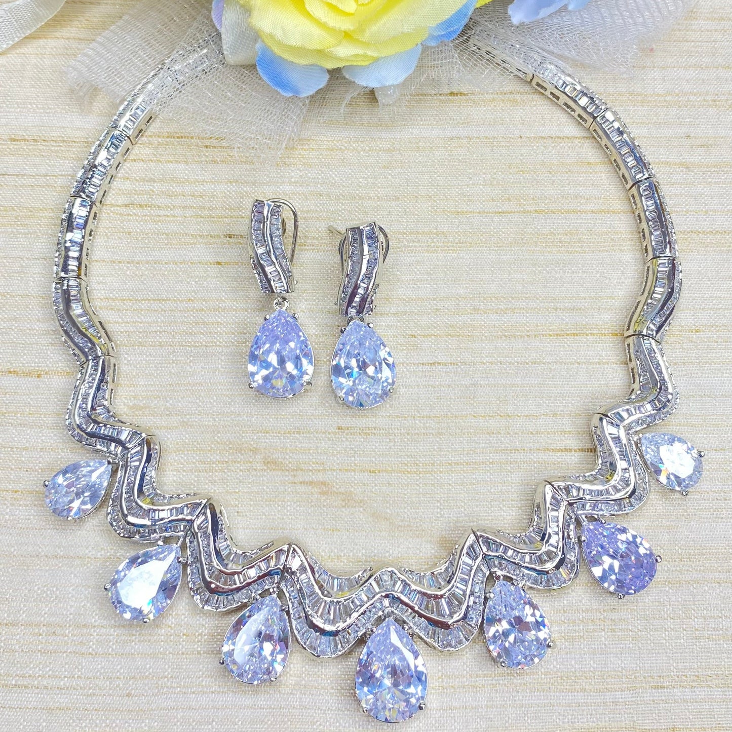 Starlit majesty necklace