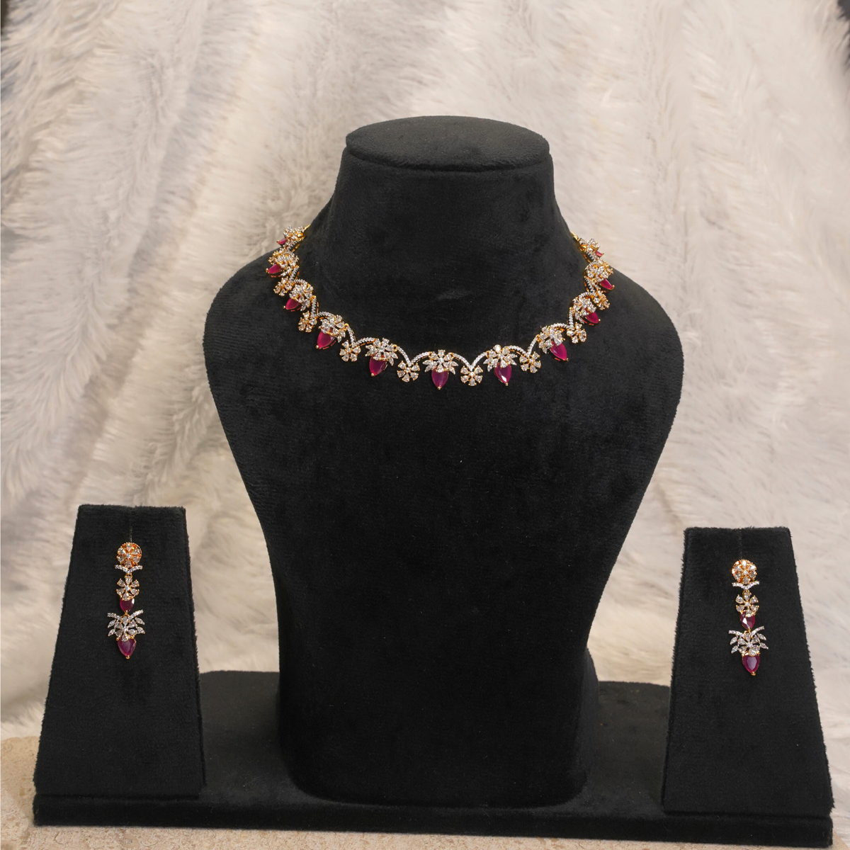 Dainty Glow Necklace