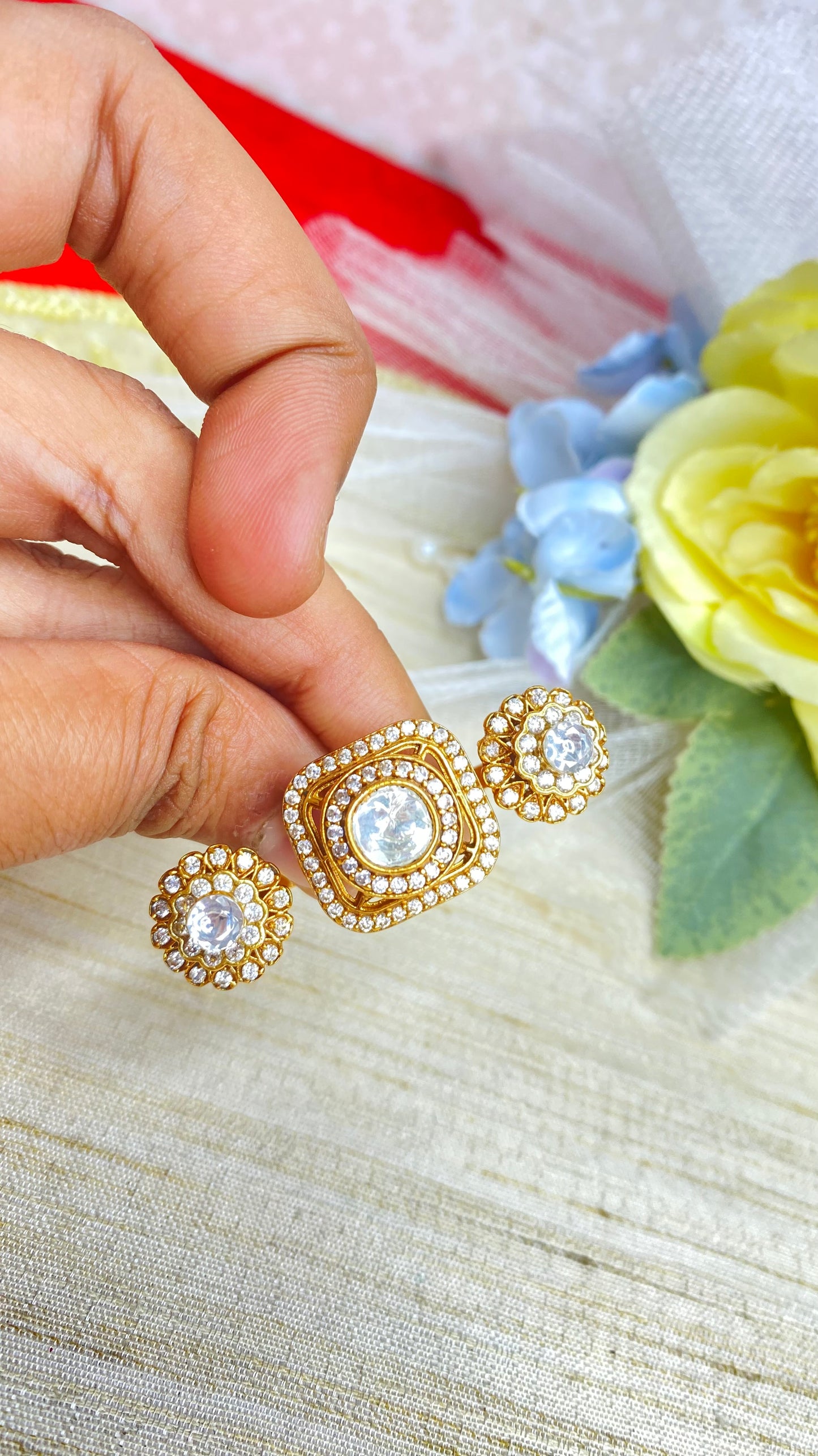 Contemporary Kundan linked ring