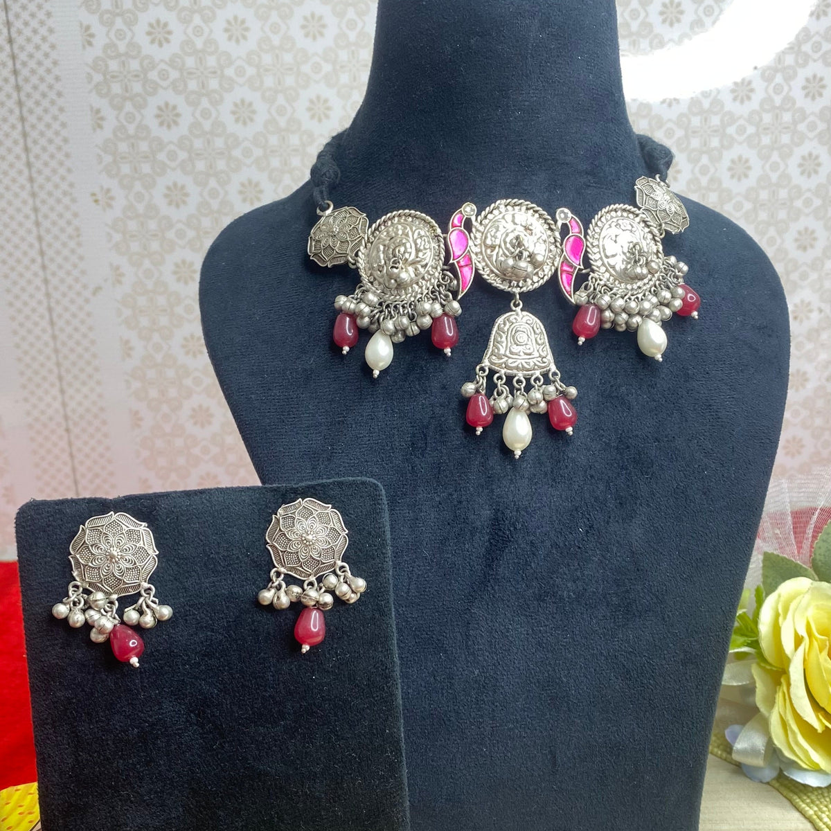 Glacial elegance necklace