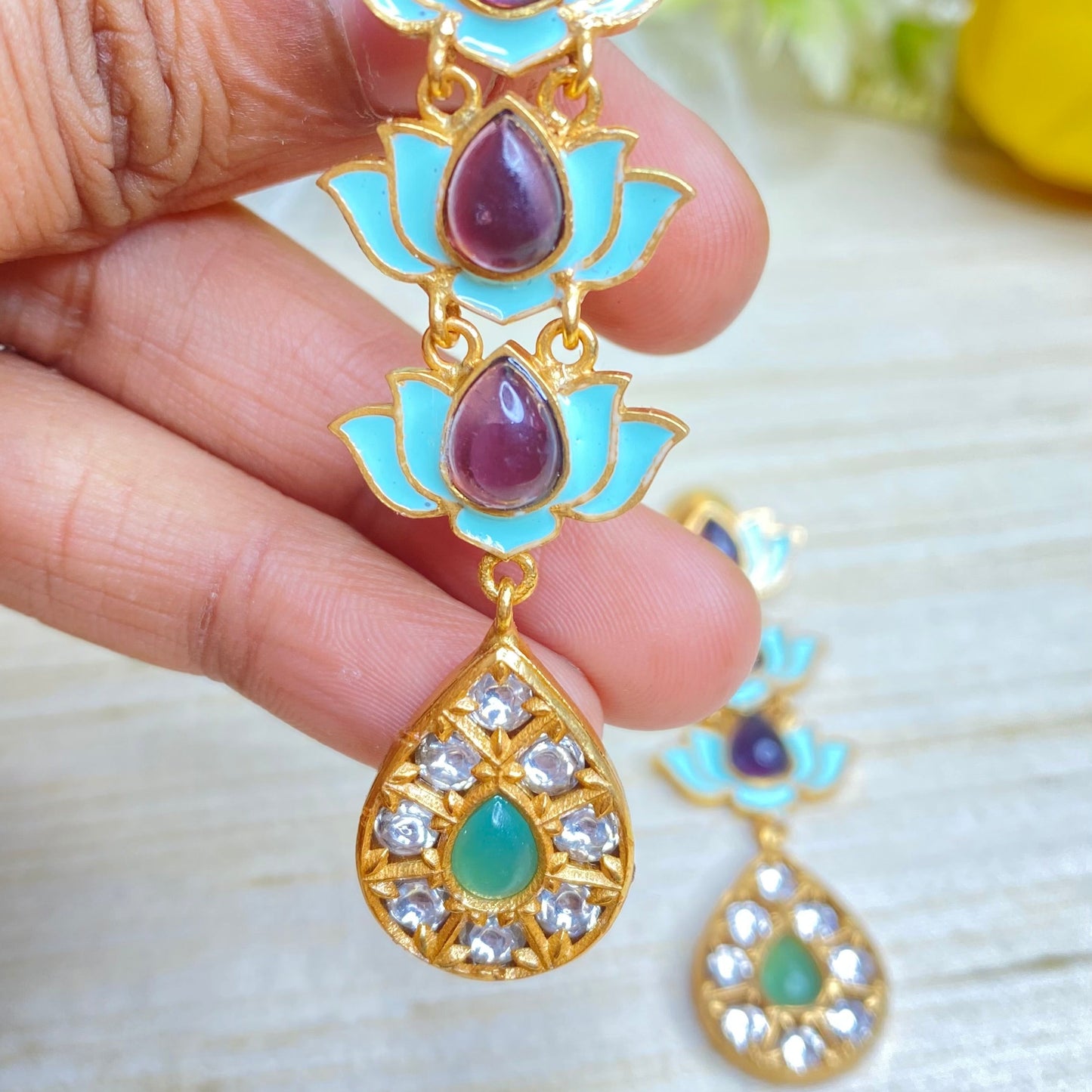 Lotus long earrings⭐️