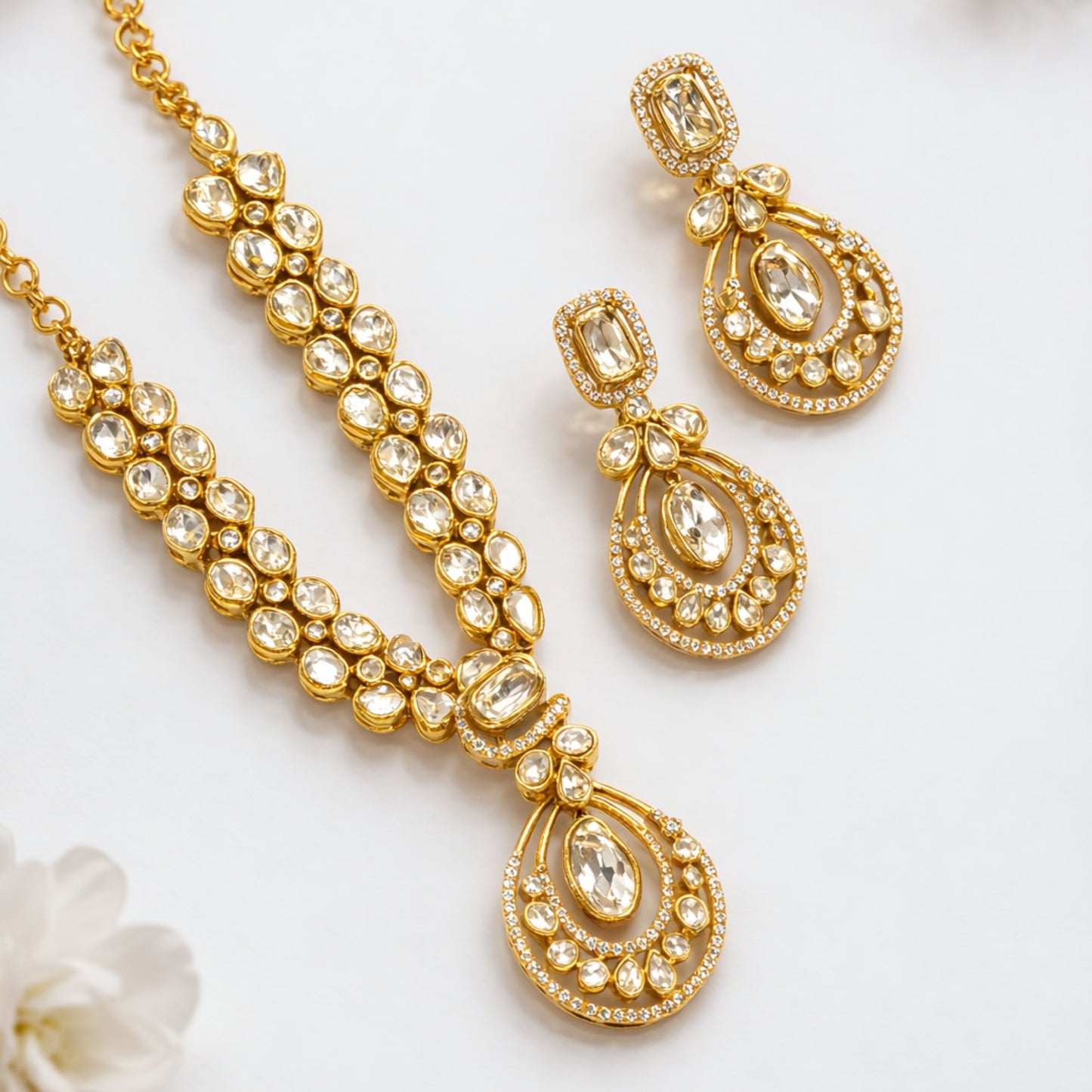 Nadia Sunheri kundan