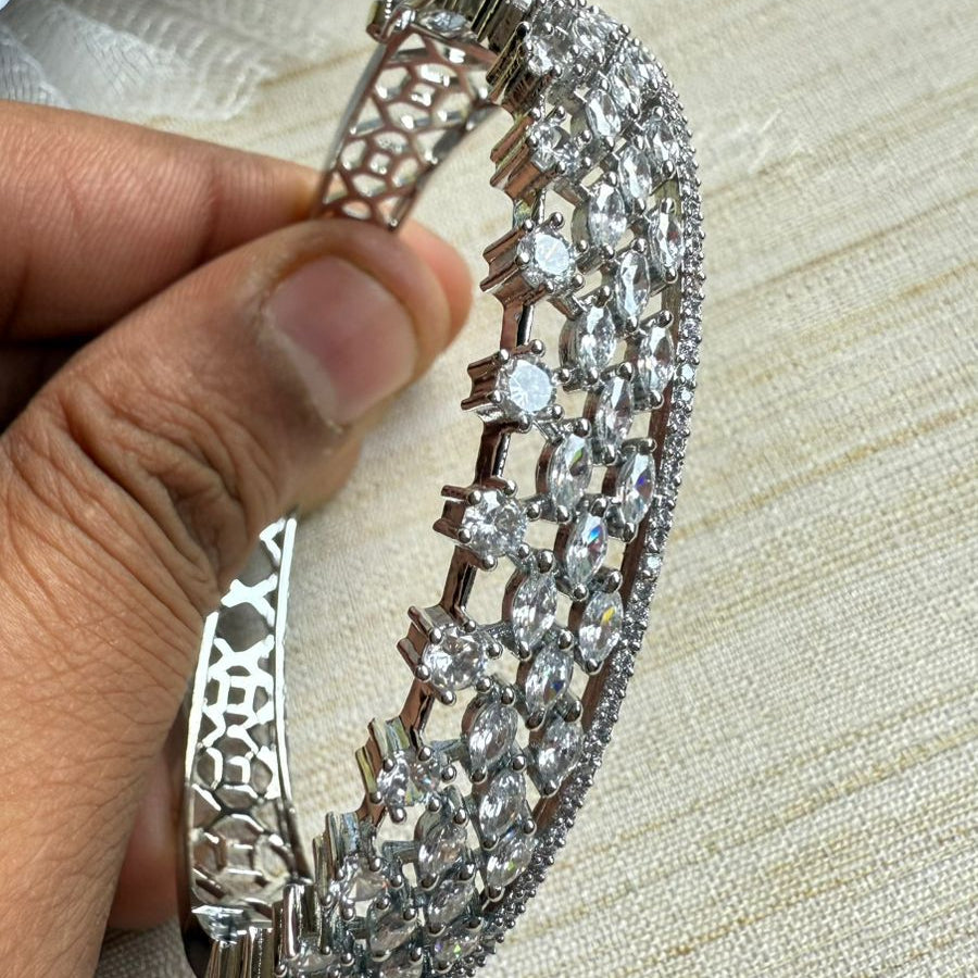 Ad bracelet
