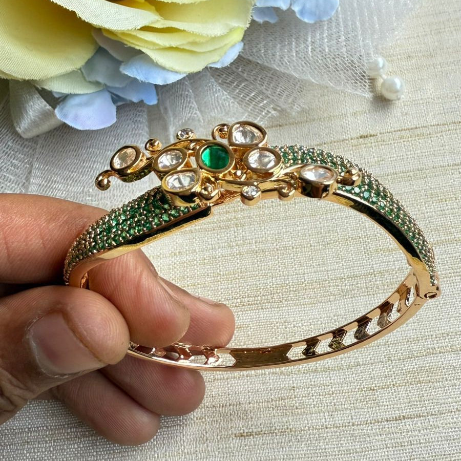 Diamond glow bracelet