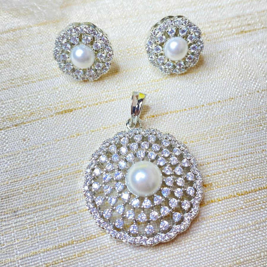 Ad pendant set