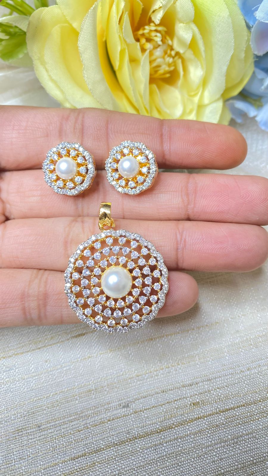Ad pendant set