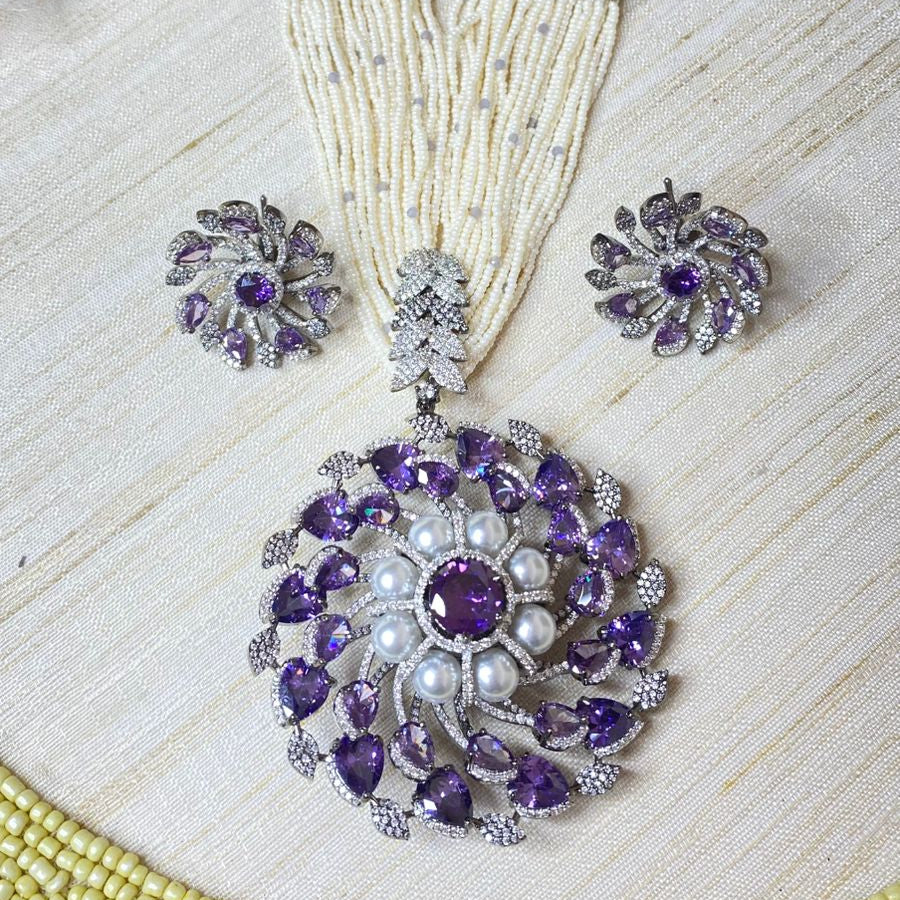 Long multi strand peral jack lace