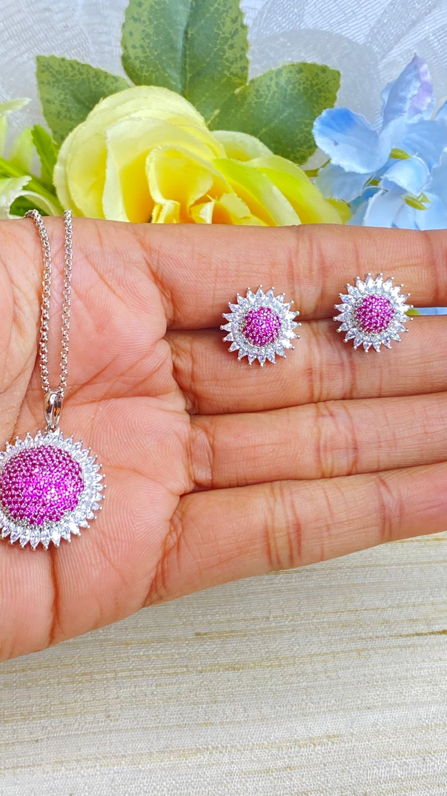 Ad pendant set