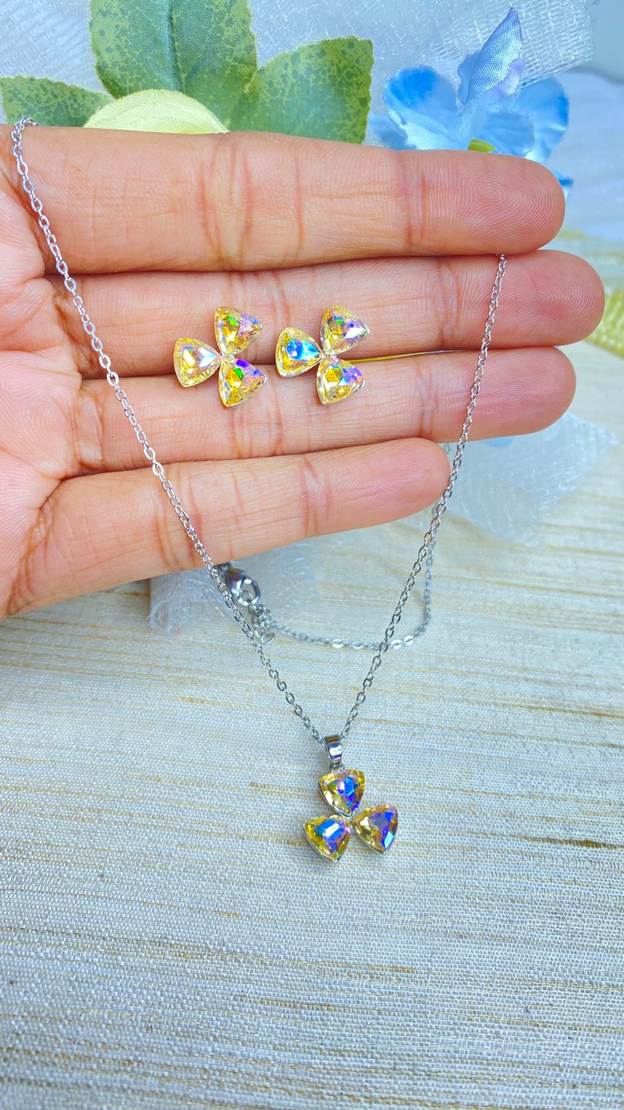 Ad pendant set