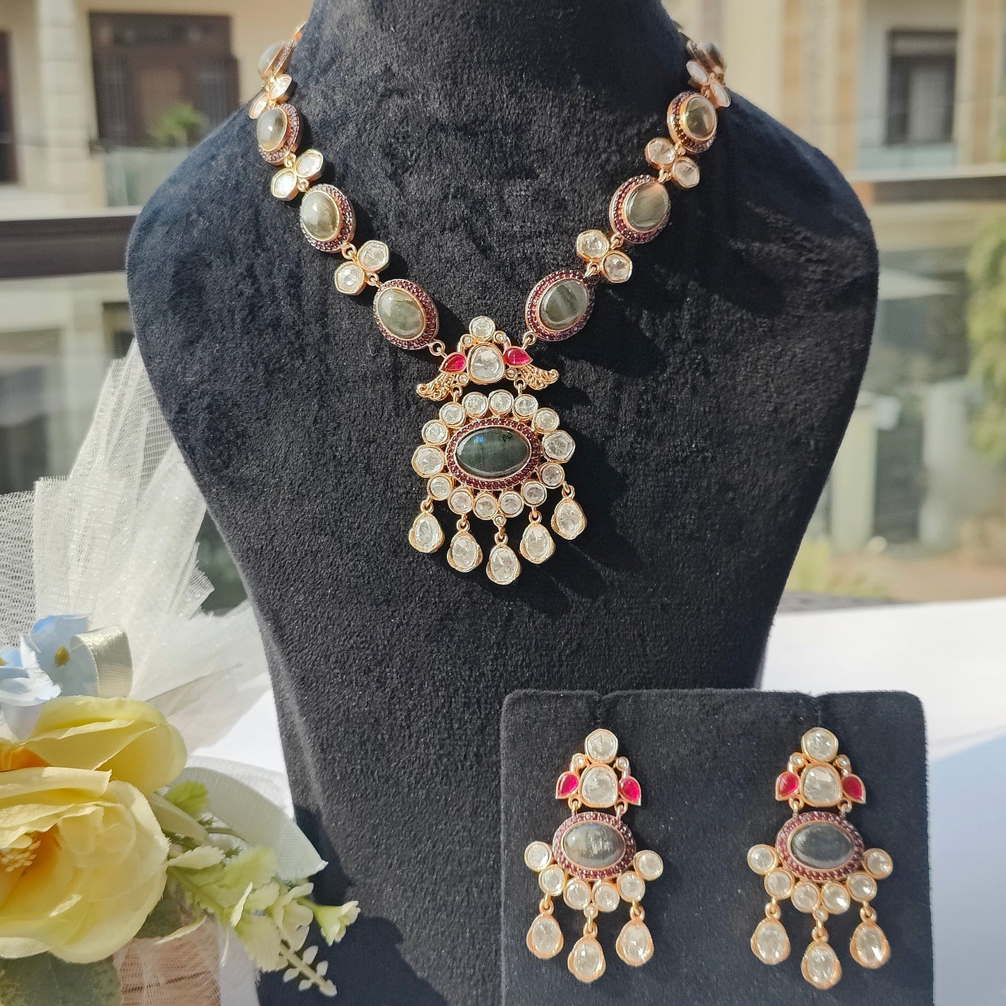 Stone nacklace set