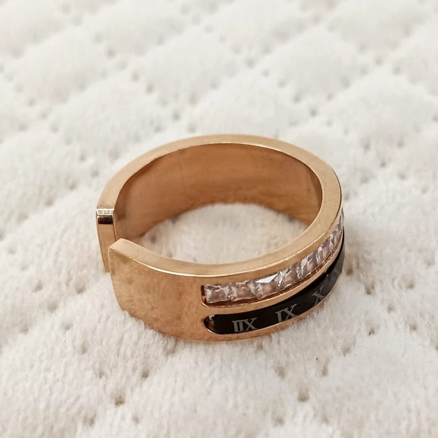 Timeless Roman Ring*