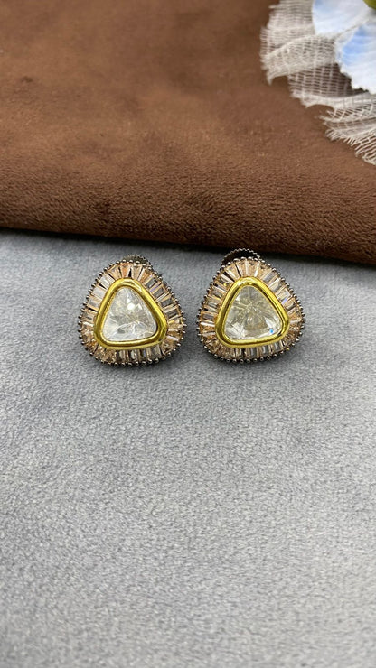 Royal glow studs❤️