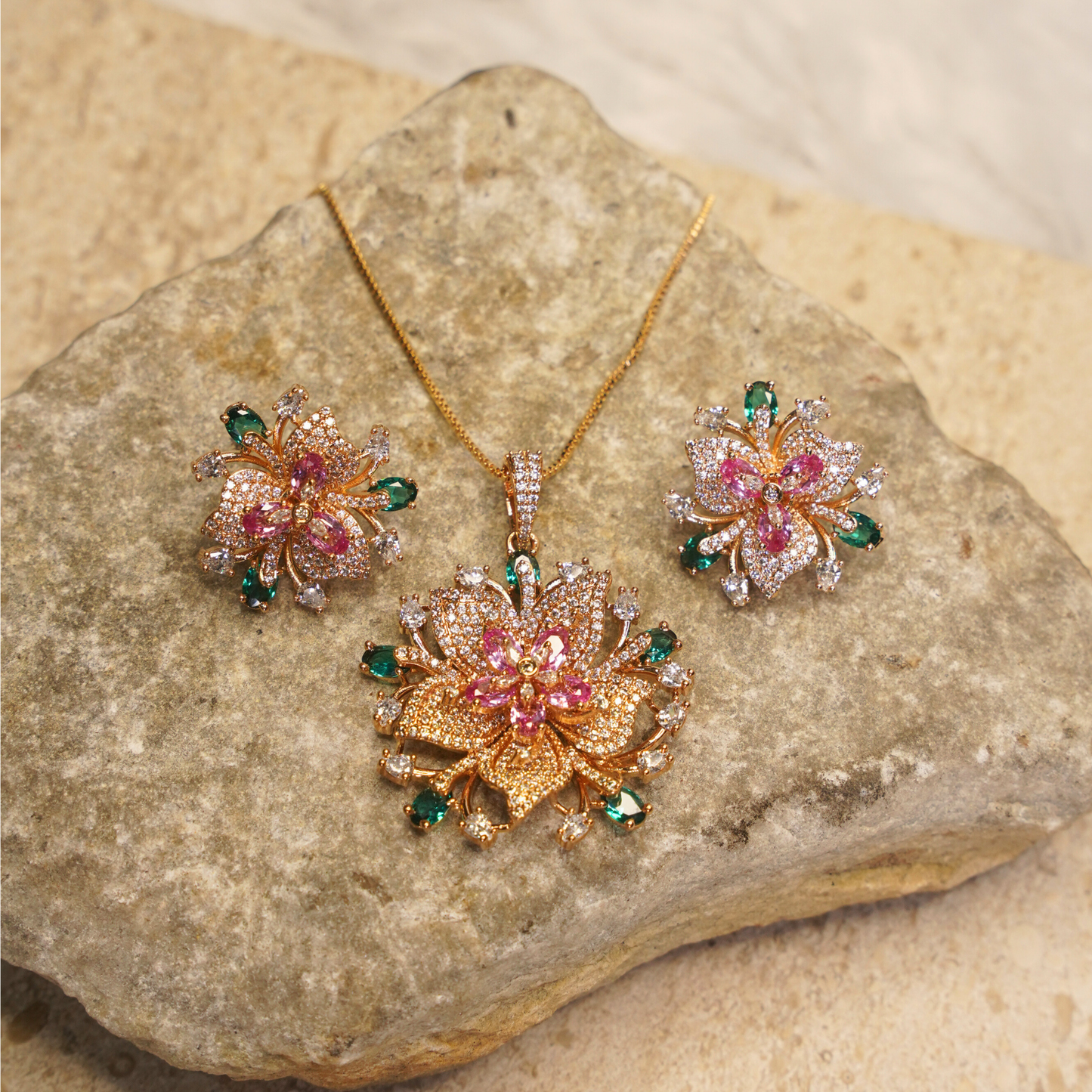 Gulnaar heritage bloom Pendant Set