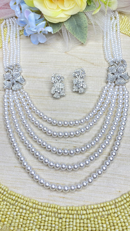 Floral grace Pearl necklace