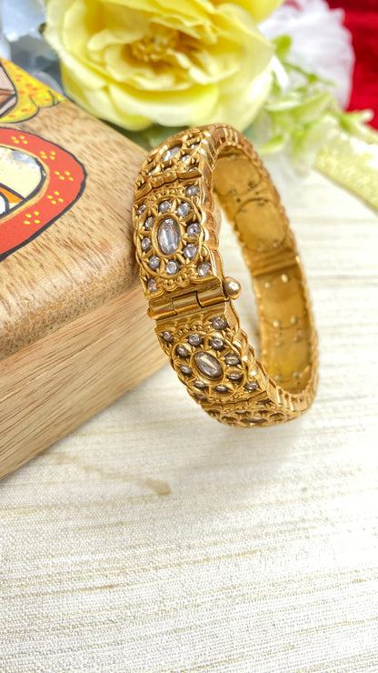 Kundan bracelet