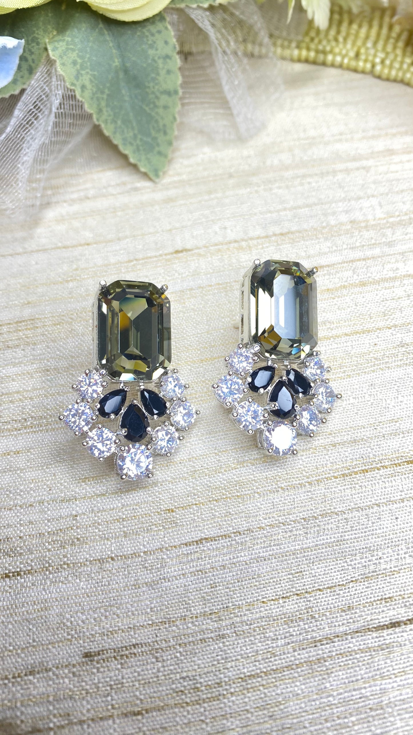 Crystal gleam studs