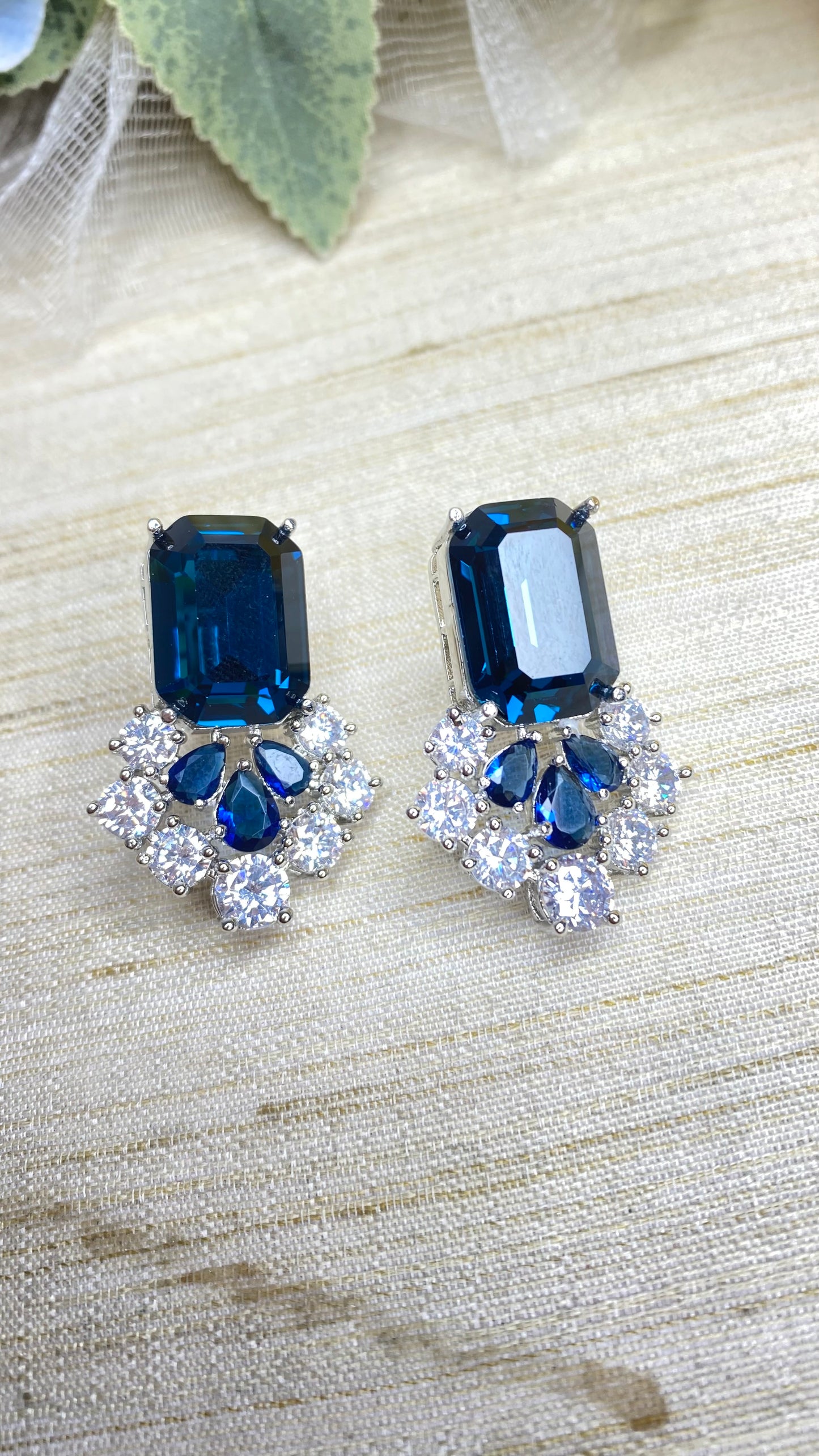 Crystal gleam studs