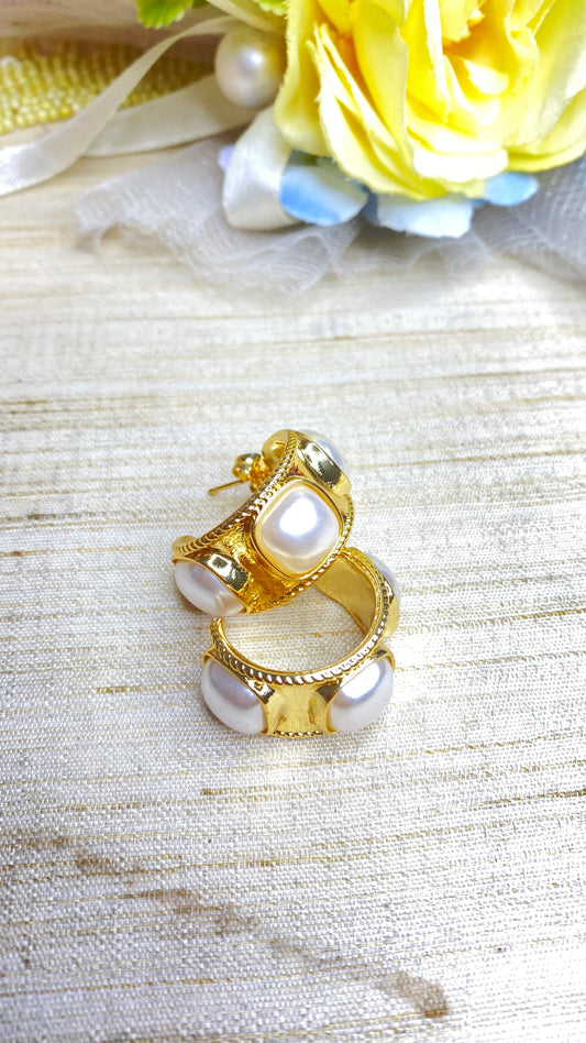 Pearl hoops⭐️