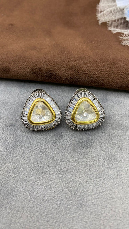 Royal glow studs❤️