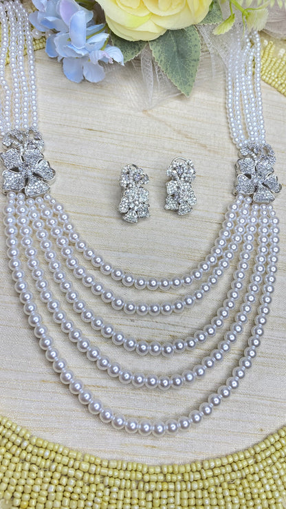 Floral grace Pearl necklace