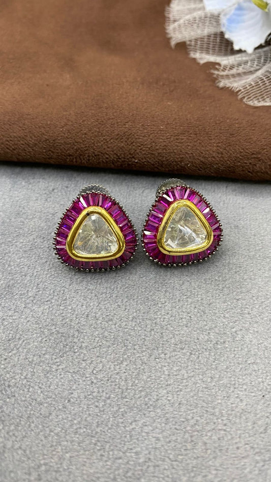 Royal glow studs❤️