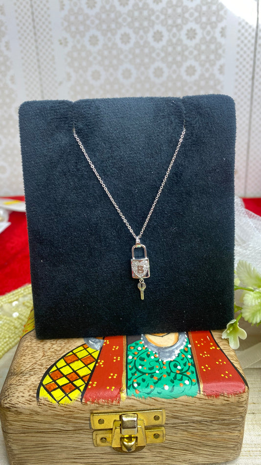 Key lock pendant