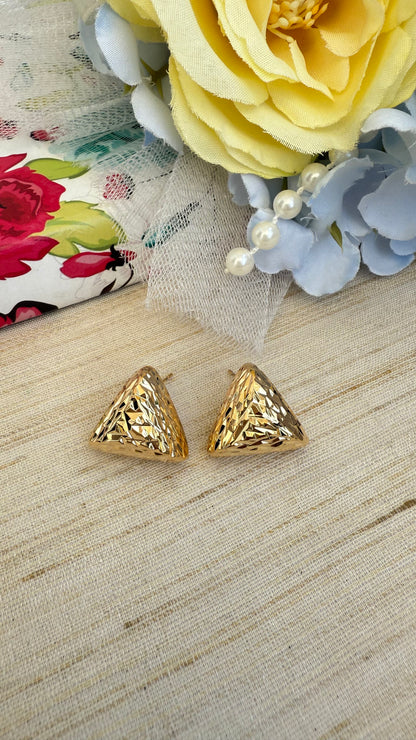 Triangle studs