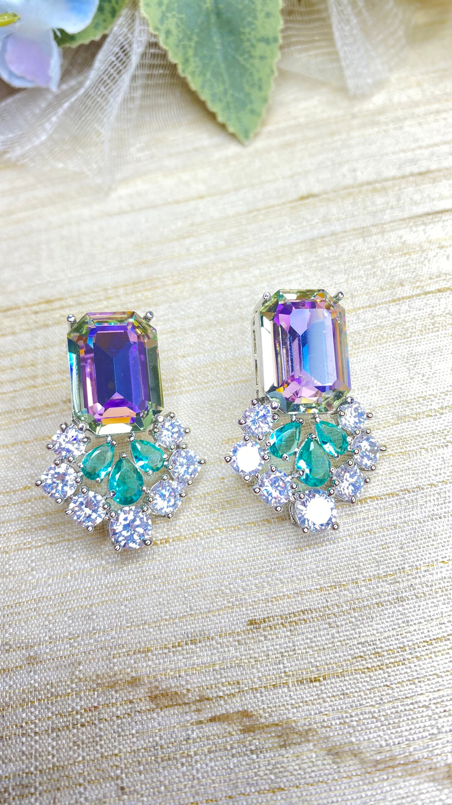 Crystal gleam studs