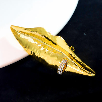 Flirty lips kundan connector ring