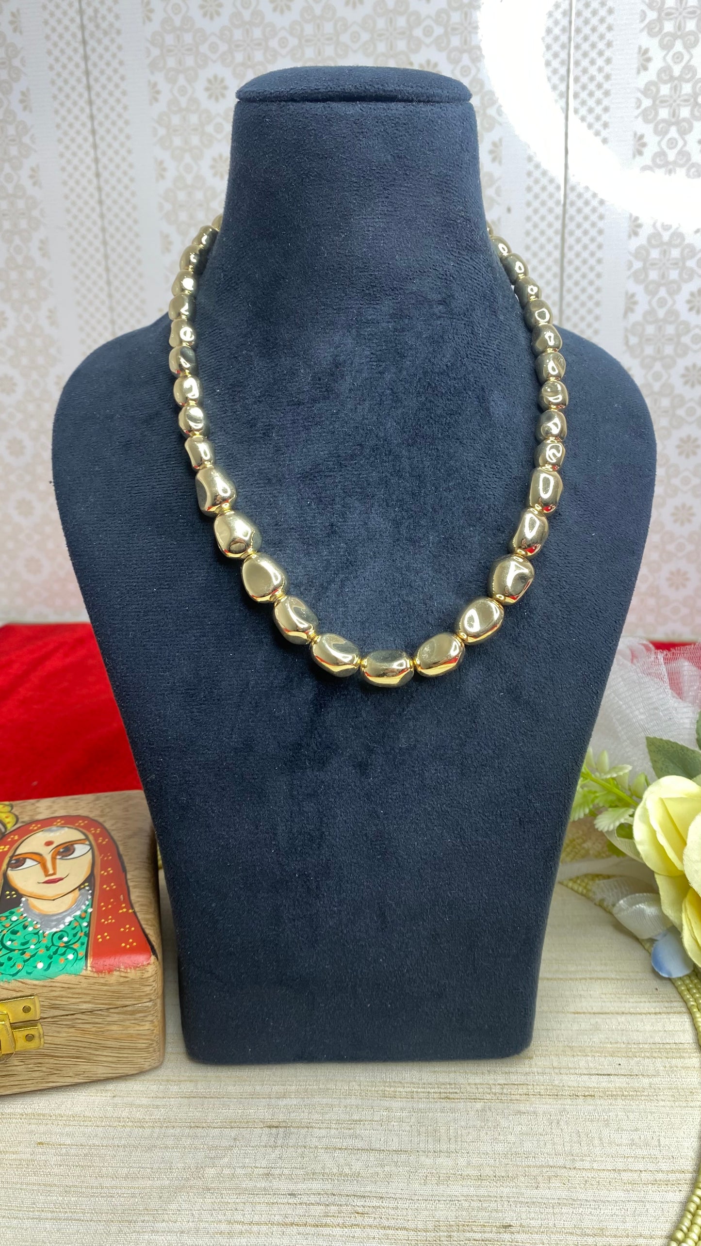 Gold pebble bead marco necklace