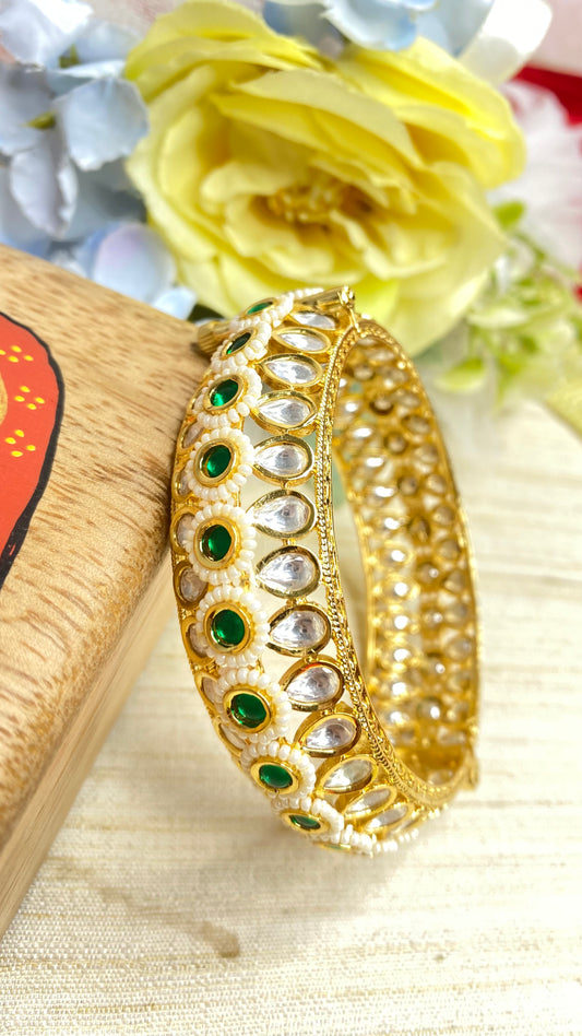 Beautiful kundan Pearl bangles