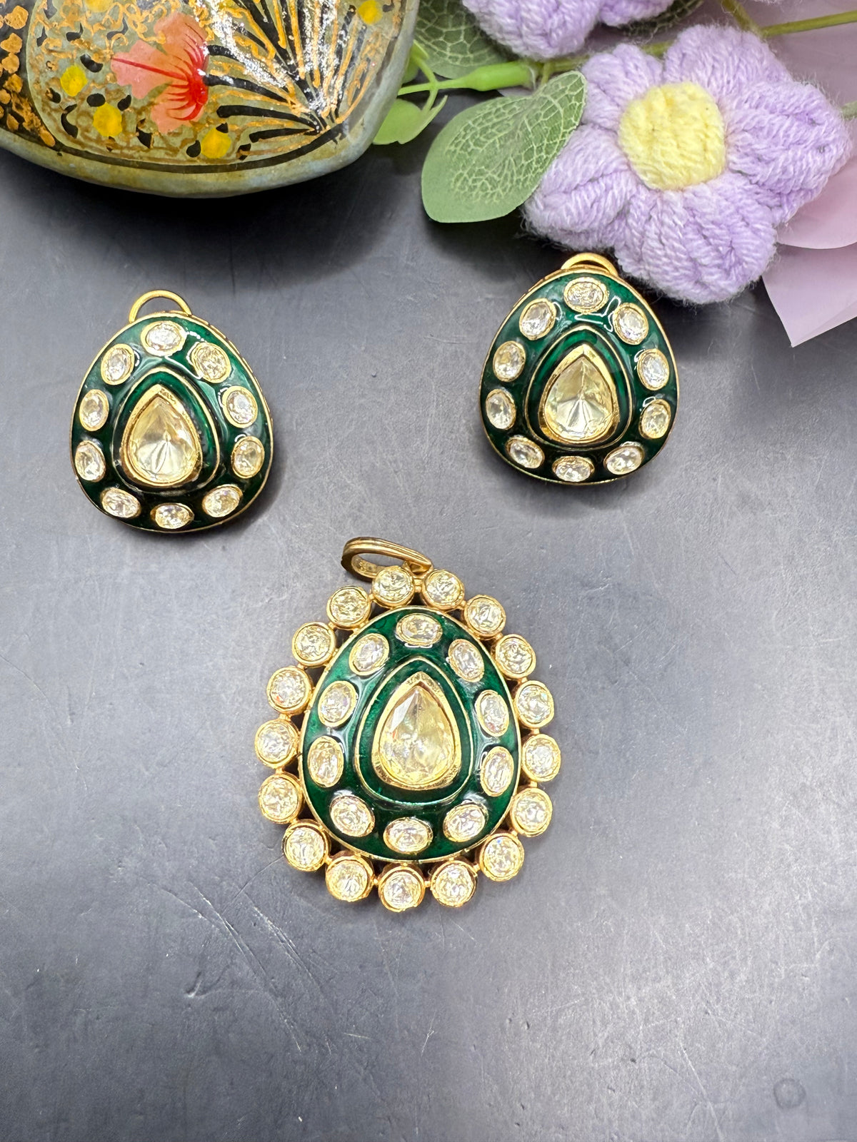 Noor’s MOISSANITE Pendant set