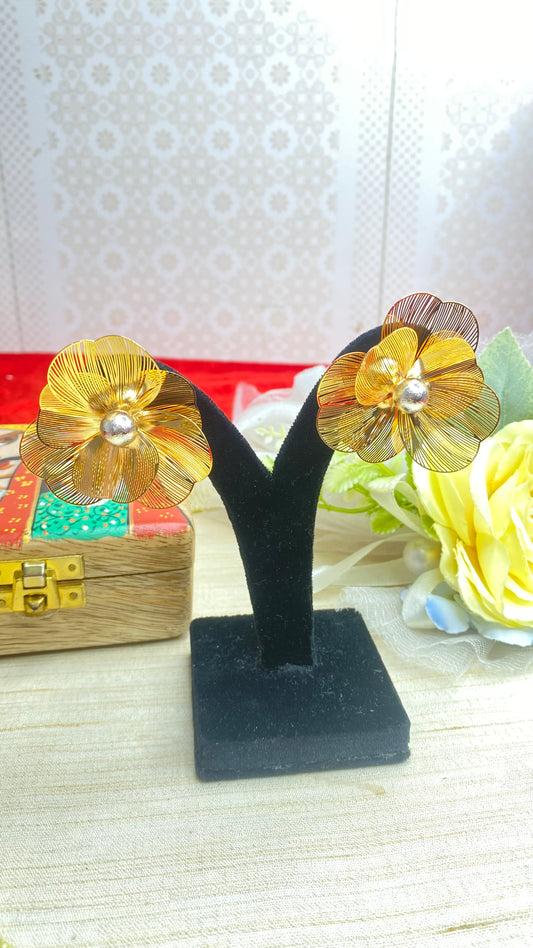 Tiny floral studs