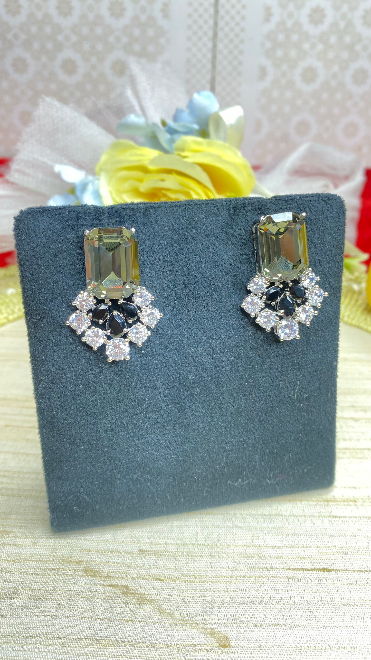 Crystal gleam studs