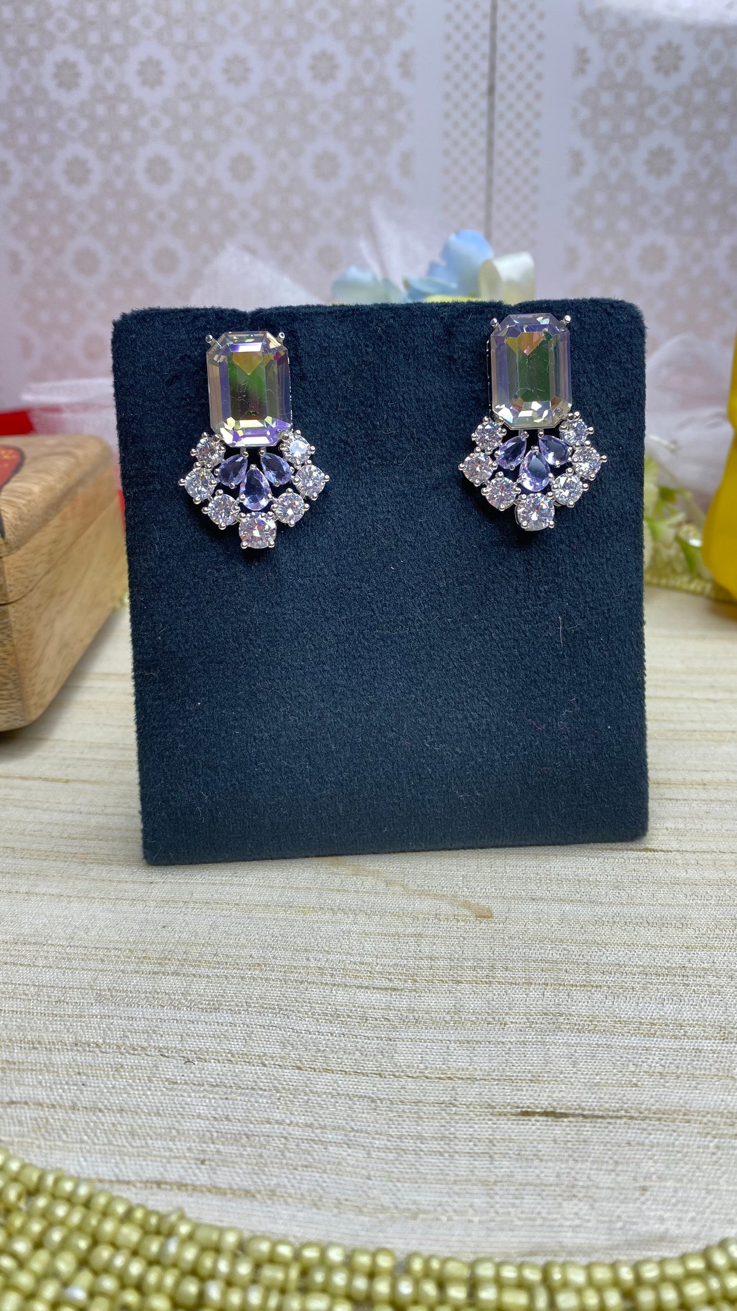 Crystal gleam studs