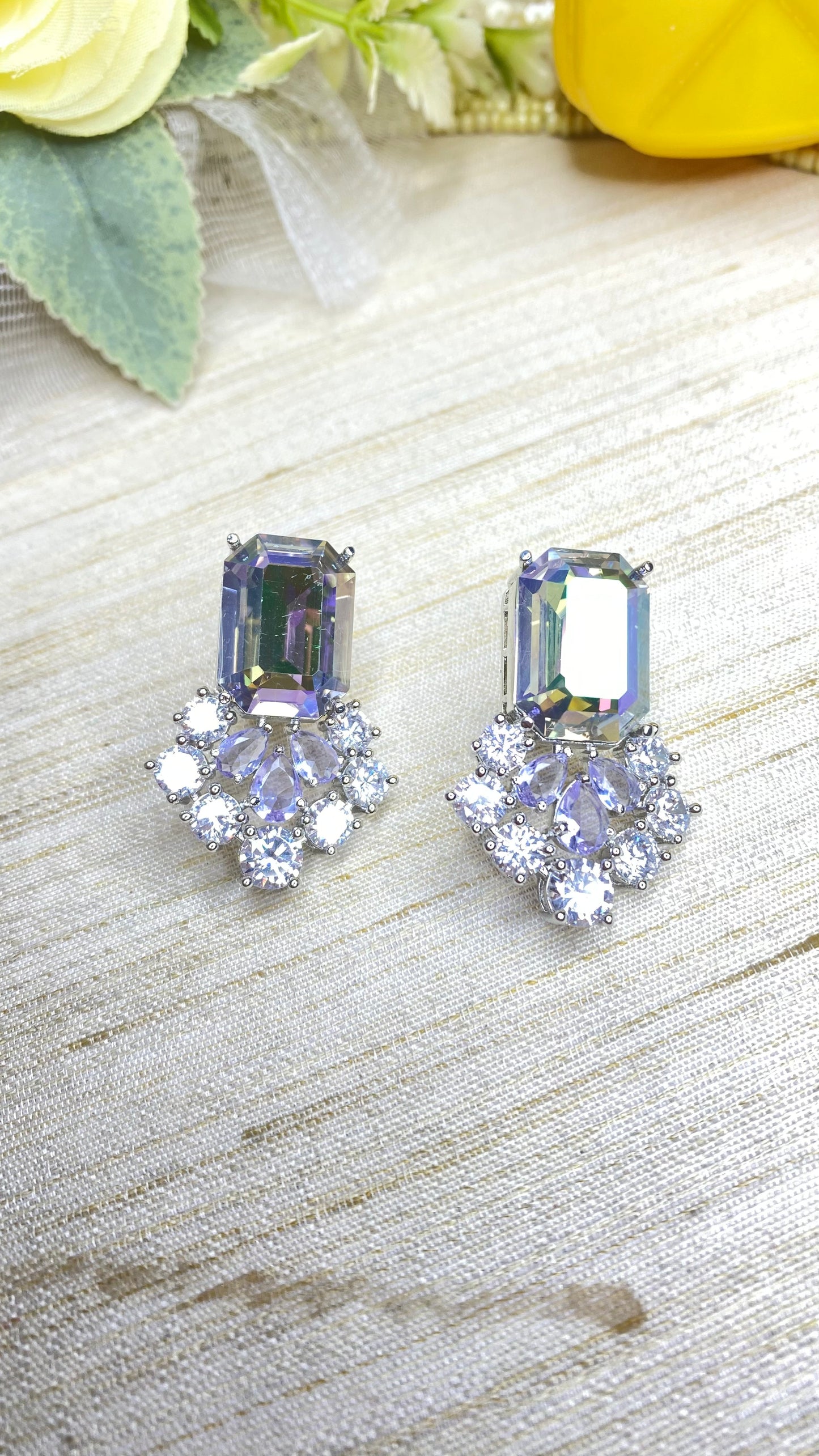 Crystal gleam studs