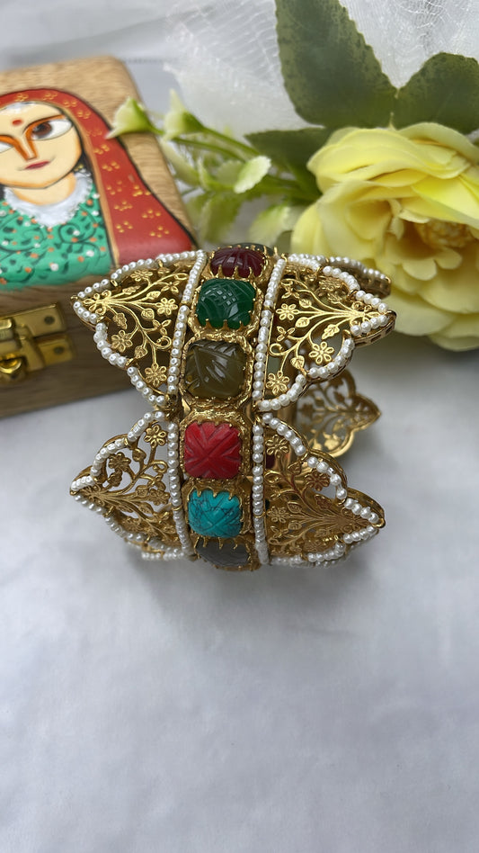 Multi stone Antique kada